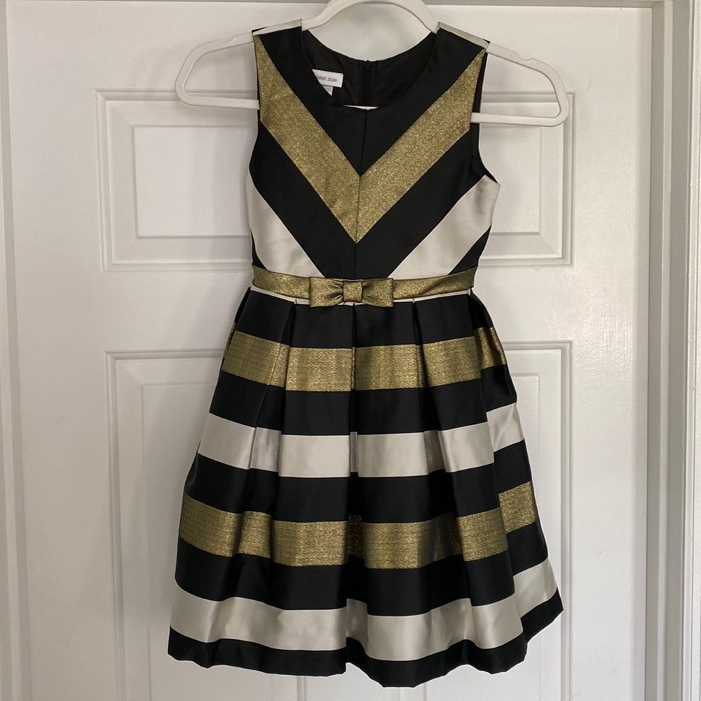 Adorable girls dress